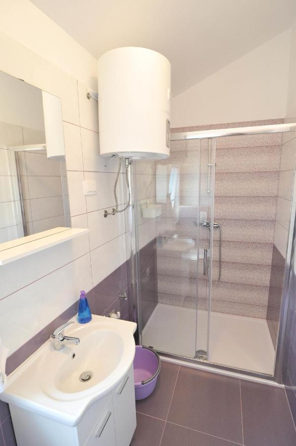 Apartmani Rebecca Vir Ngoại thất bức ảnh